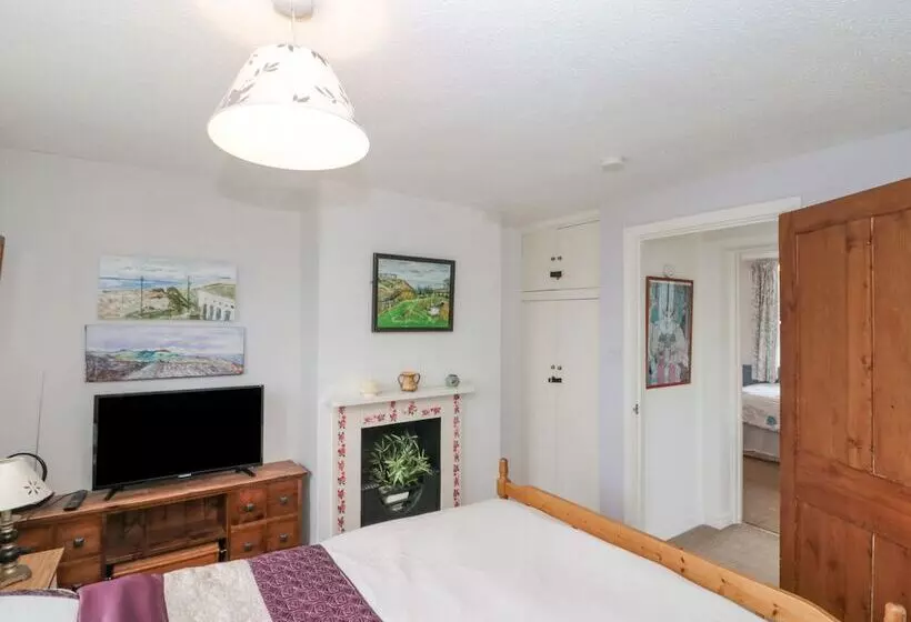 Cliff Top Cottage
