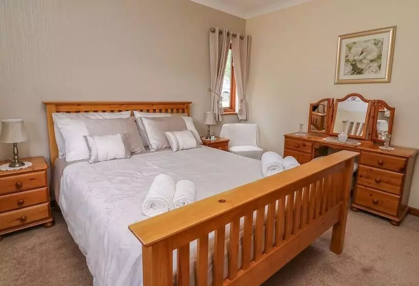 Drainbyrion Farm House