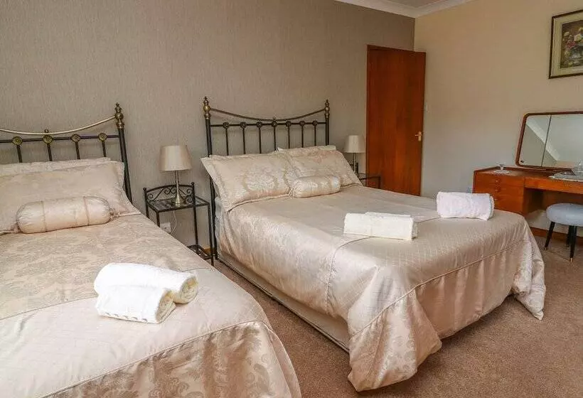 Drainbyrion Farm House