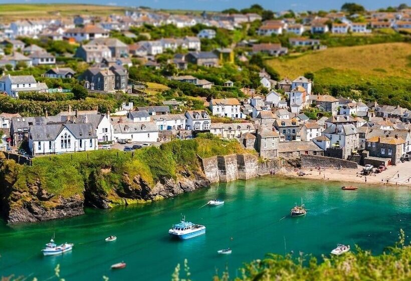 Higher Kernick Stable