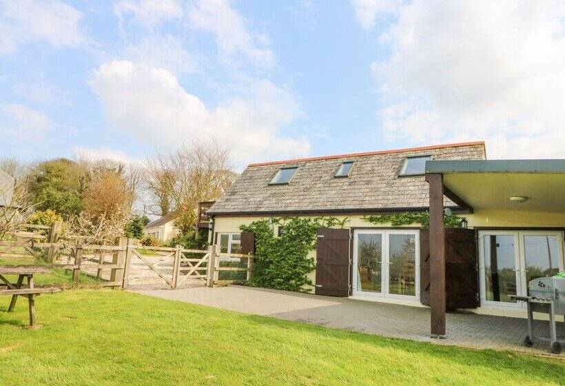 Higher Kernick Stable