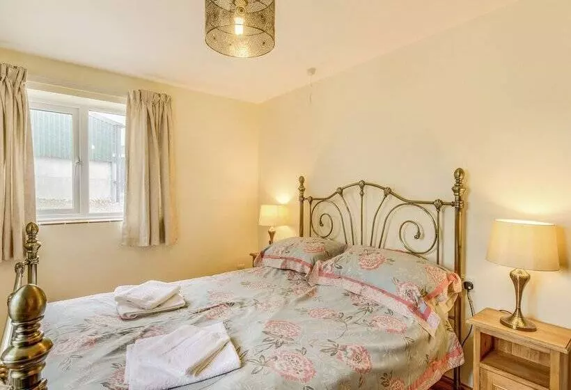 Lark's Rise Cottage