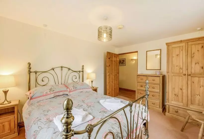 Lark's Rise Cottage