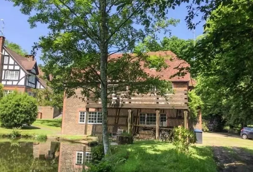 Miswells Cottages   Lake View