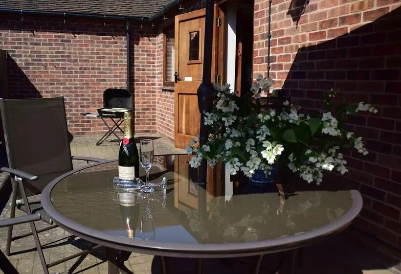 Parrs Meadow Cottage