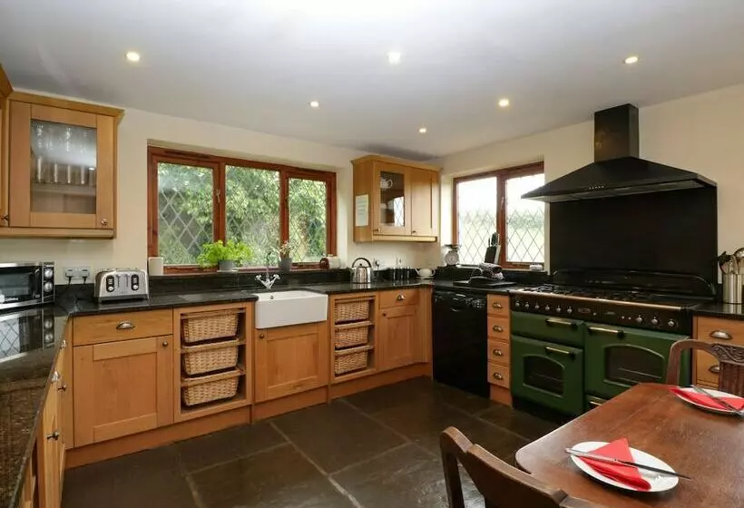 Shells Cottage