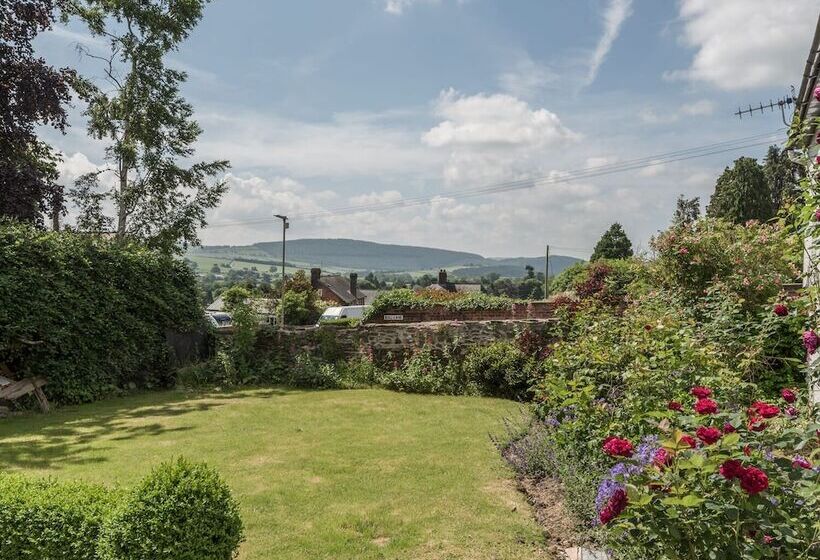 The Old Schoolhouse And Cottage