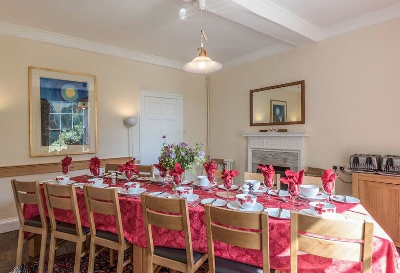 The Old Schoolhouse And Cottage