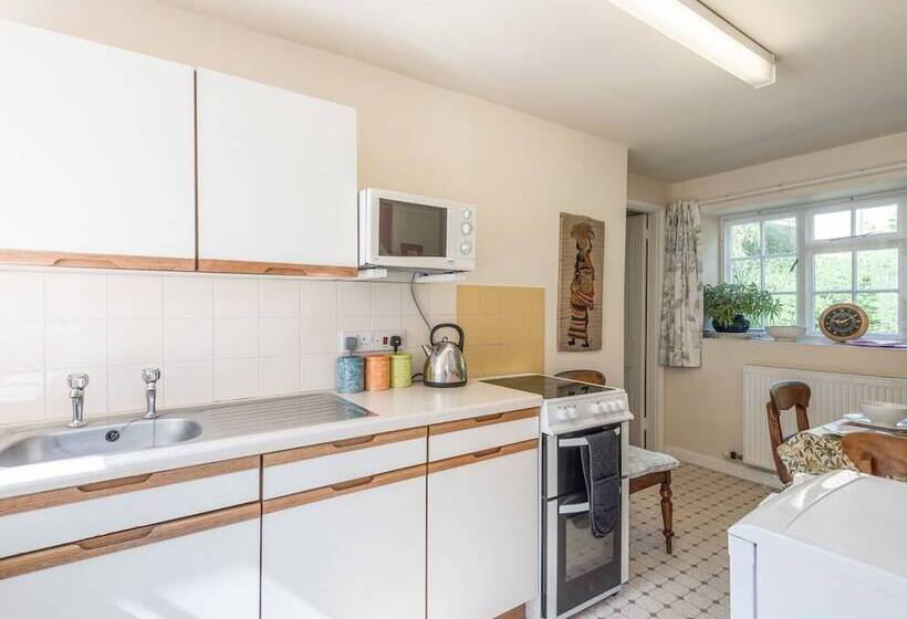 The Old Schoolhouse And Cottage