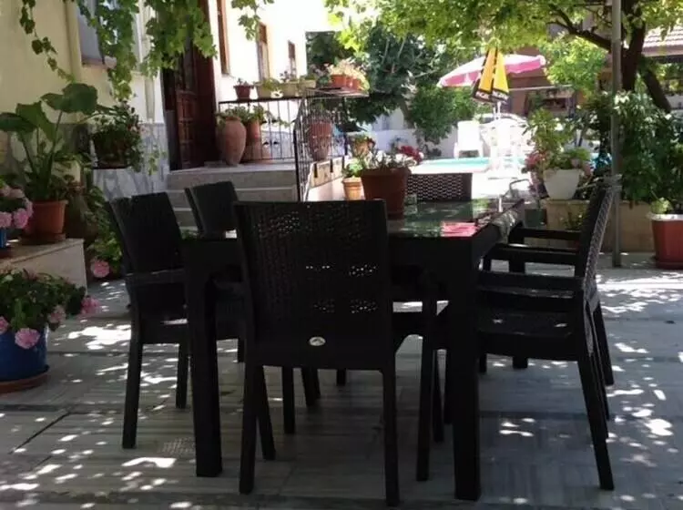 Retkeilymaja Kristal Pansiyon