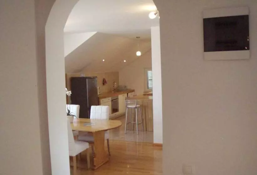 Captain S Villa Sokol