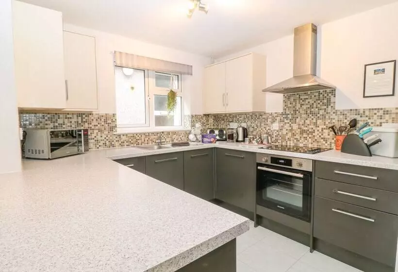 Dartmoor Valley Lodge 10