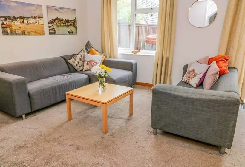 Dartmoor Valley Lodge 10