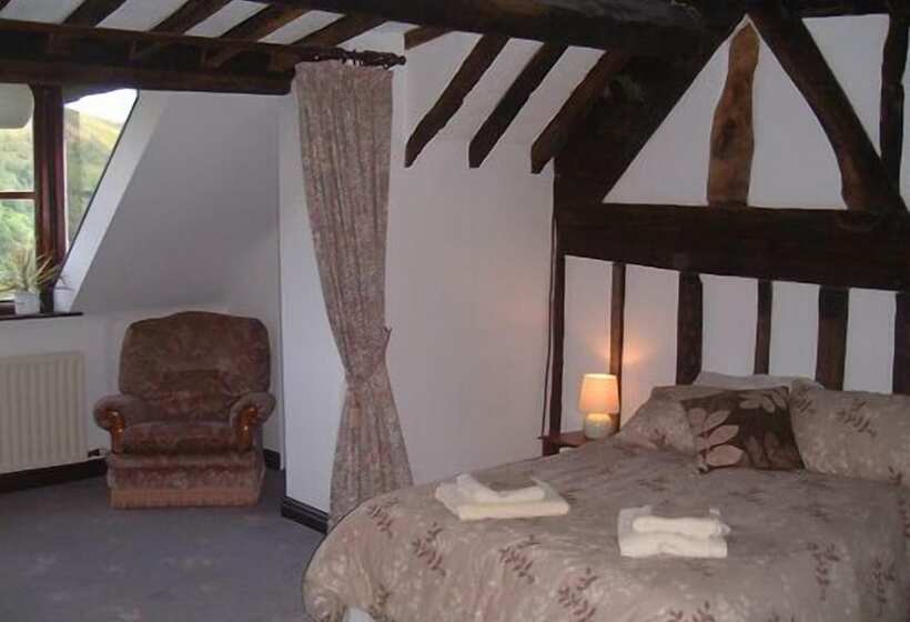 Horseshoe Pass Holiday Lets