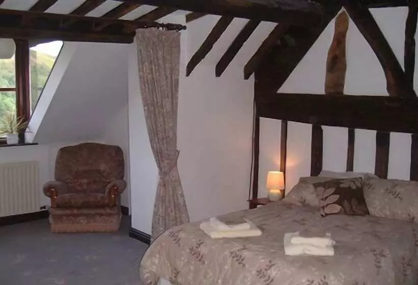 Horseshoe Pass Holiday Lets