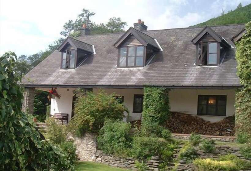 Horseshoe Pass Holiday Lets