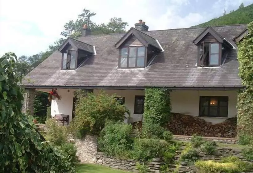 Horseshoe Pass Holiday Lets