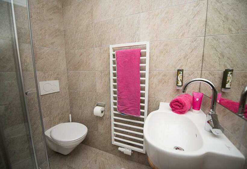 פונדק Mahlknechthuette Seiseralm