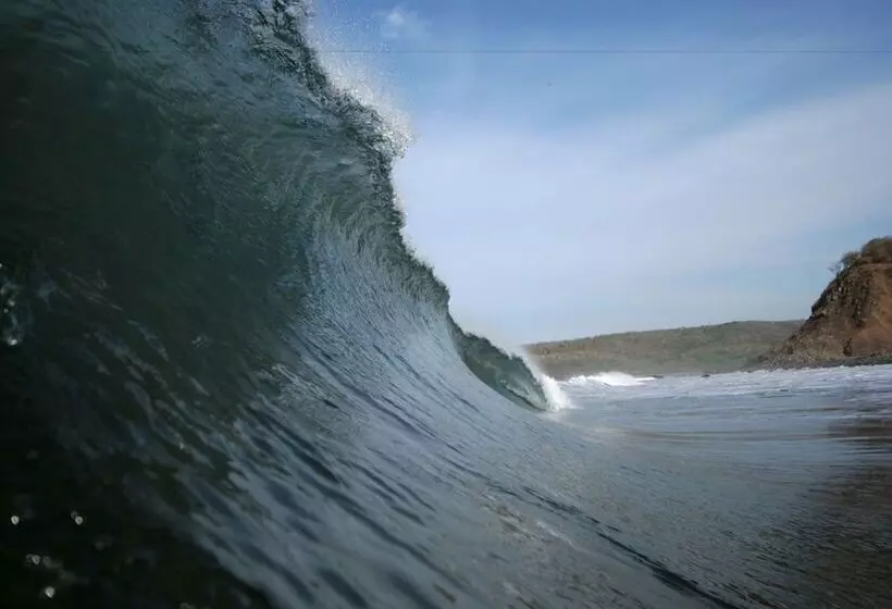 Hotelli Atlakamani Surfing Resort