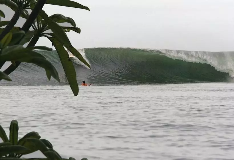 Hotelli Atlakamani Surfing Resort