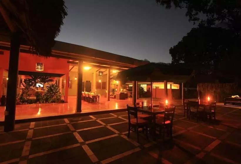 Hotelli Atlakamani Surfing Resort