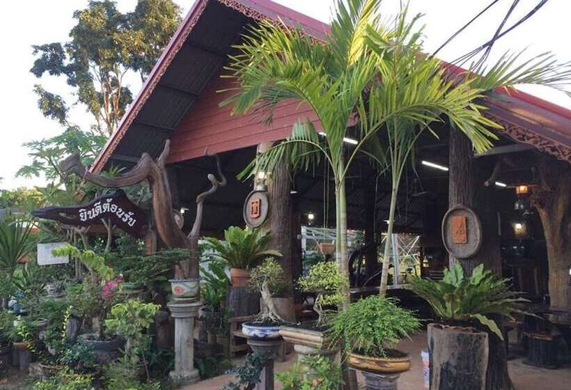 Hotelli Baan Suan Phetphraewa Resort