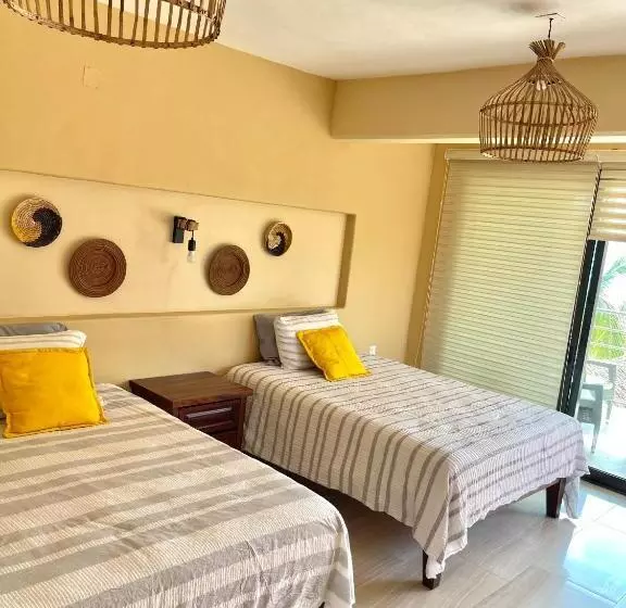 ホテル Searena San Pancho
