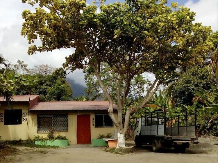 هتل Hostel El Esfuerzo