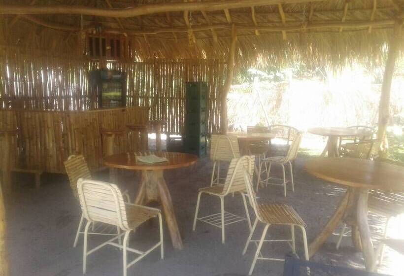 هتل Hostel El Esfuerzo