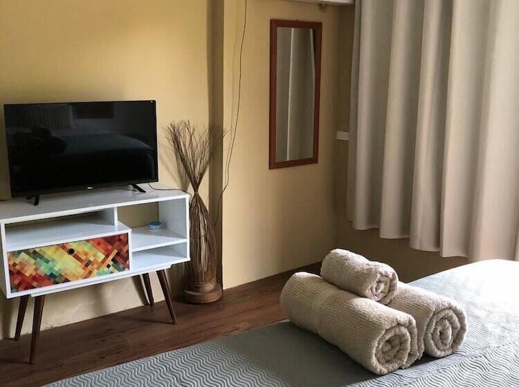 پانسیون Aloha Suites