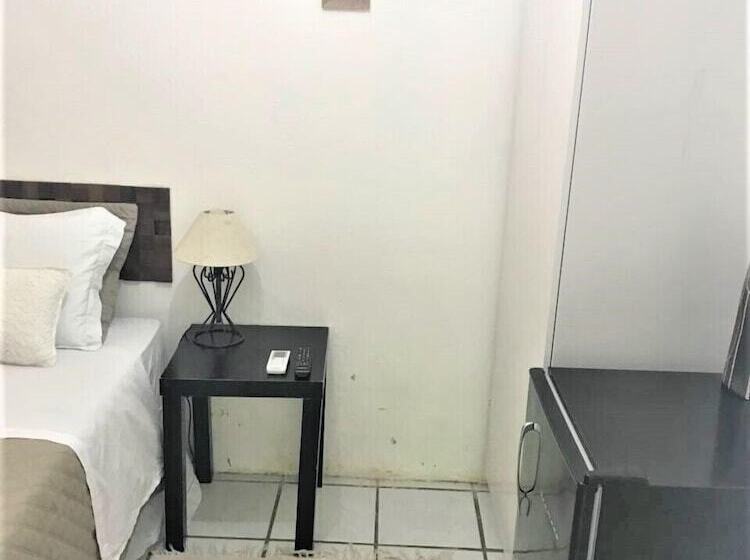 پانسیون Aloha Suites