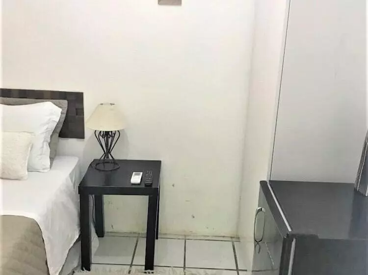 پانسیون Aloha Suites