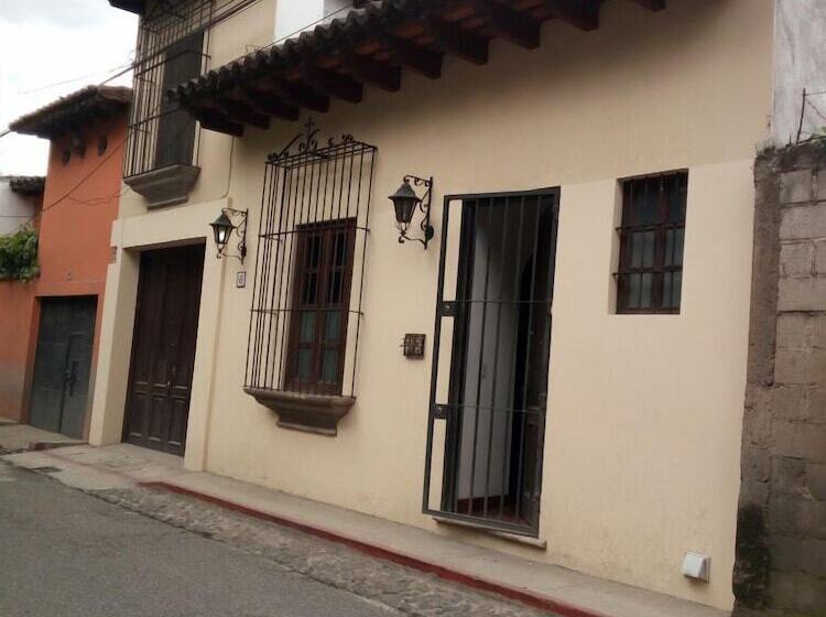 پانسیون Casa Alina