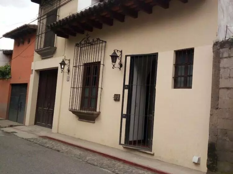 پانسیون Casa Alina