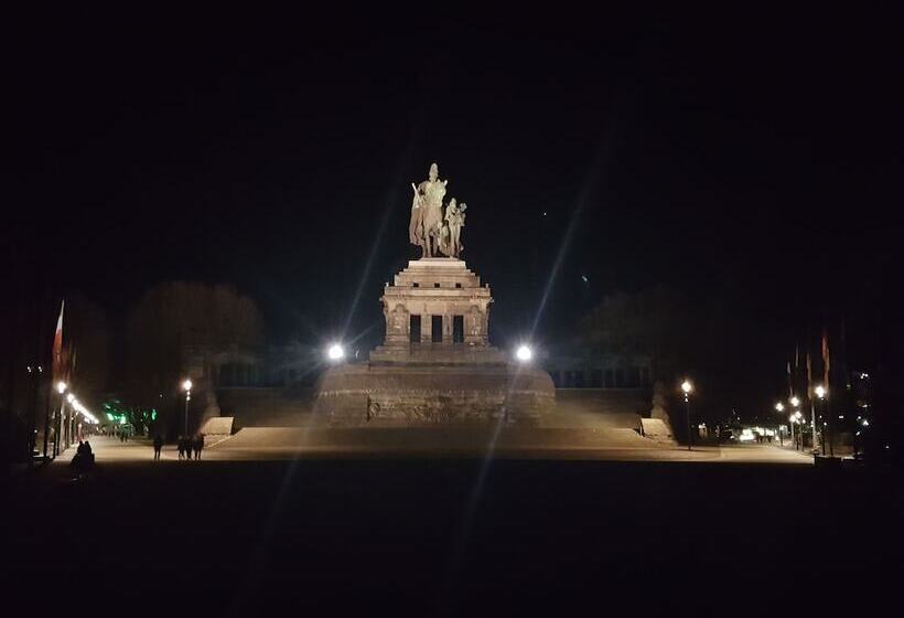 ペンション Gästehaus Am Schloss Sayn