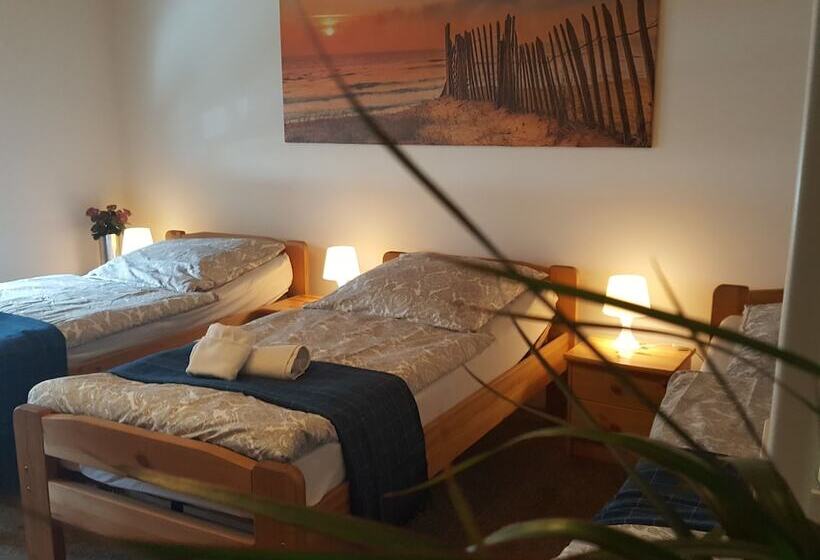 ペンション Gästehaus Am Schloss Sayn