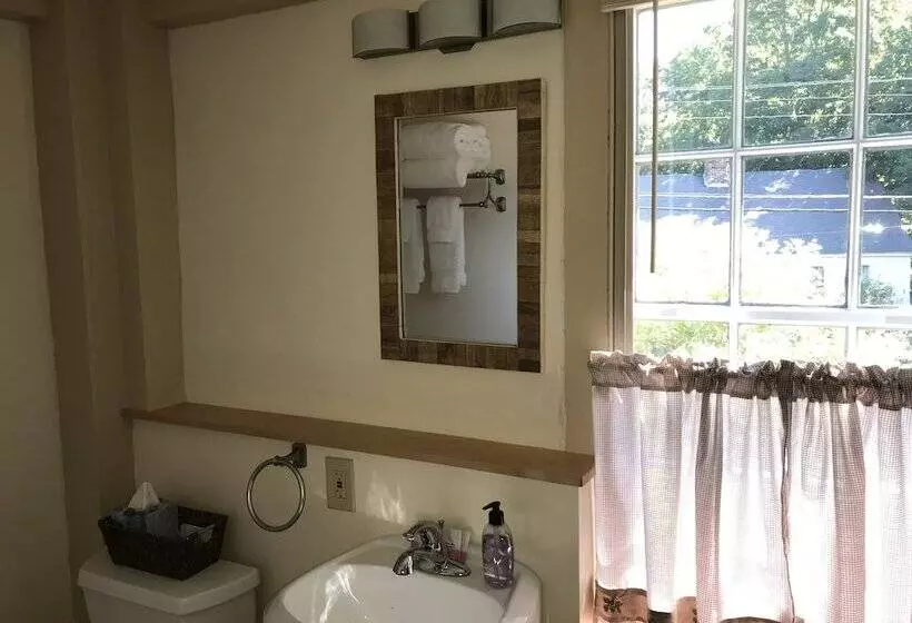 Majatalo Spring Hill Inn