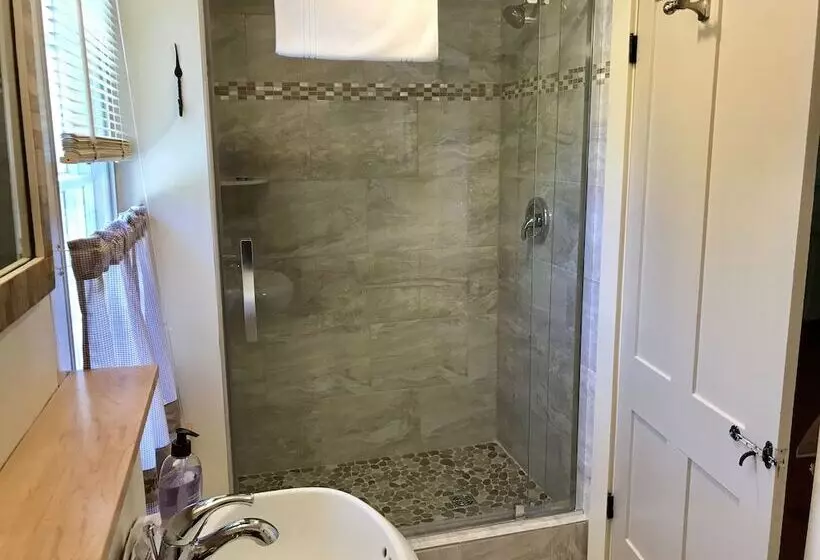 Majatalo Spring Hill Inn