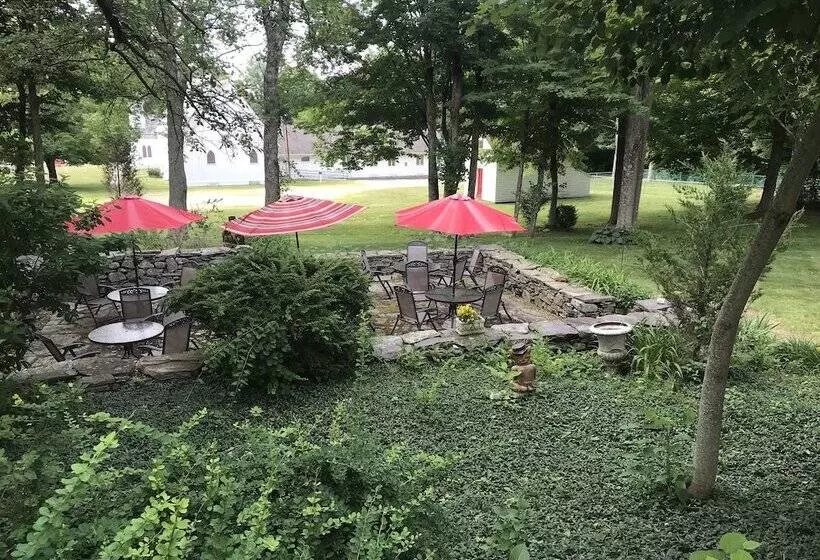 Majatalo Spring Hill Inn