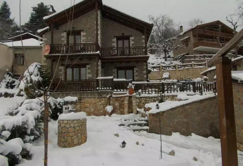 ペンション Theasis Suites ορεινή φιλοξενία