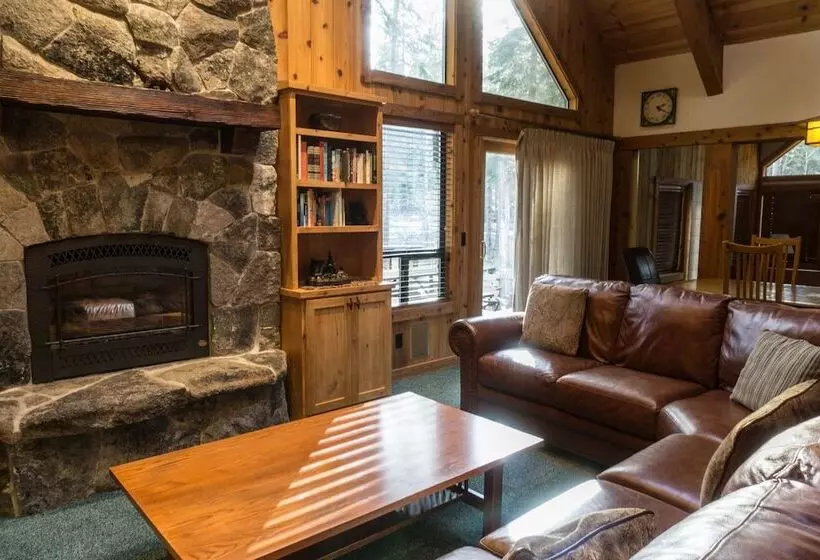 824 Beaver Pond