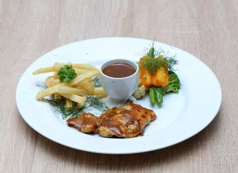 Front One Hotel Airport Solo