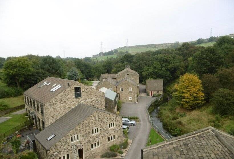 Hewenden Mill Cottages