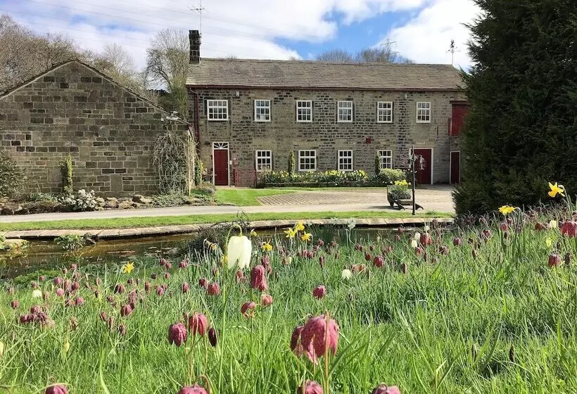 Hewenden Mill Cottages
