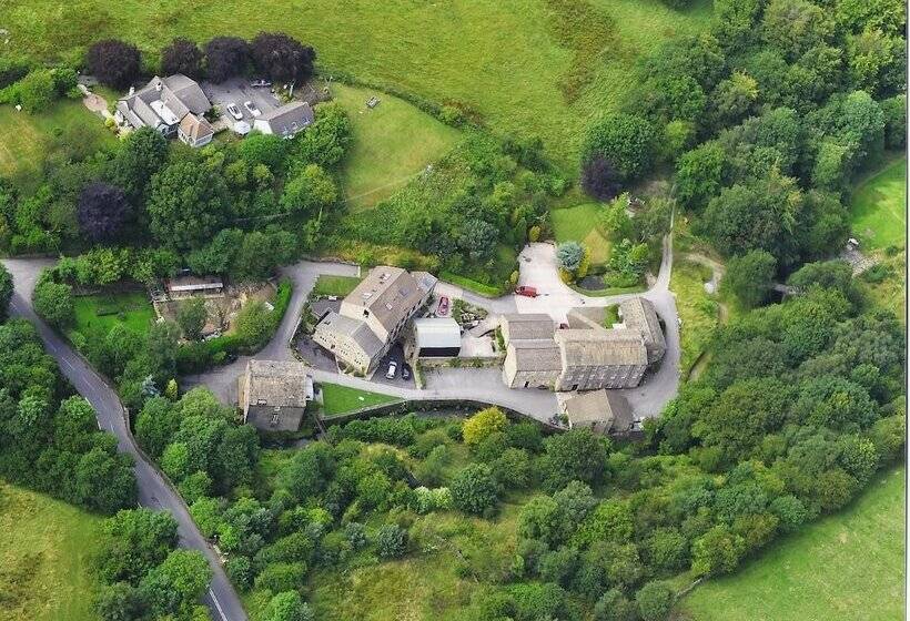 Hewenden Mill Cottages