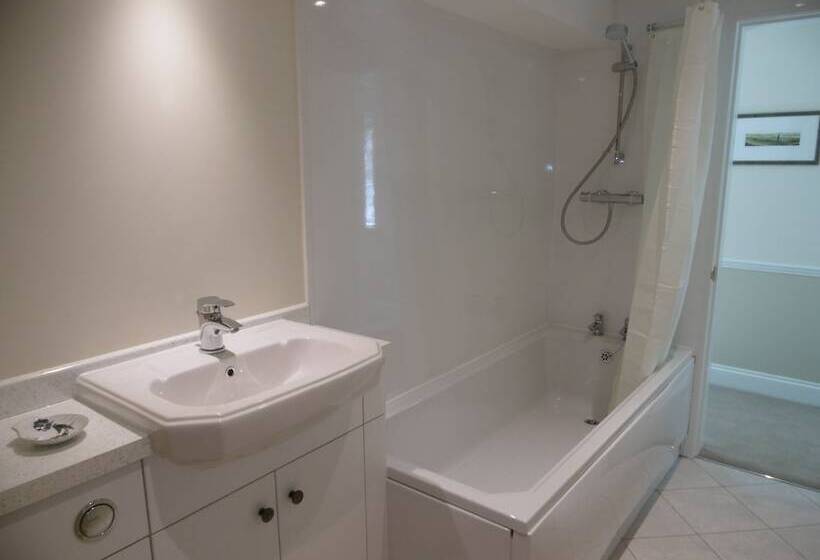 Hewenden Mill Cottages