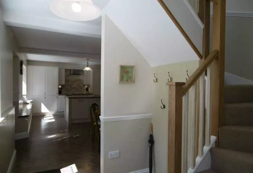 Hewenden Mill Cottages