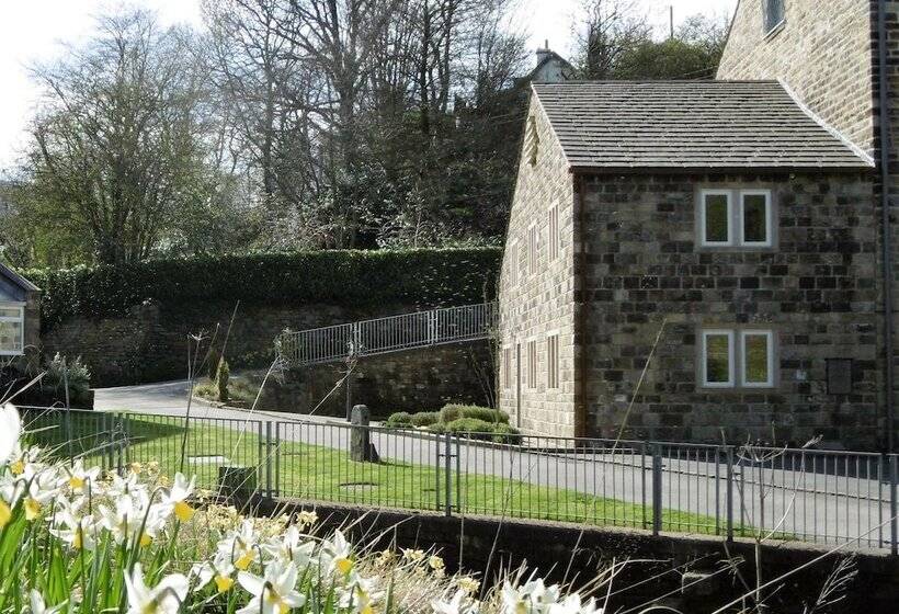 Hewenden Mill Cottages