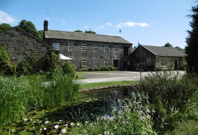 Hewenden Mill Cottages