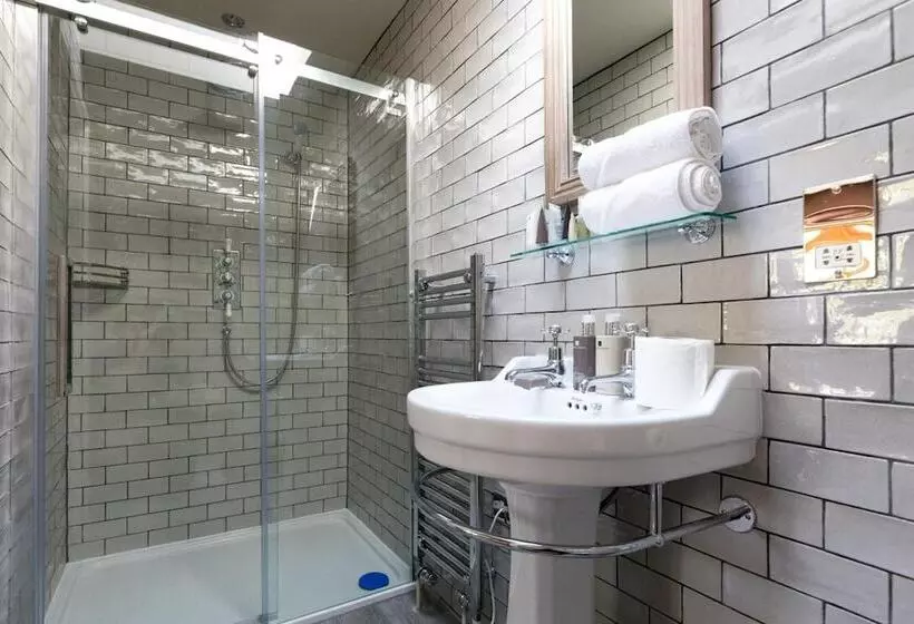 Hostelli The Lion Wendlebury